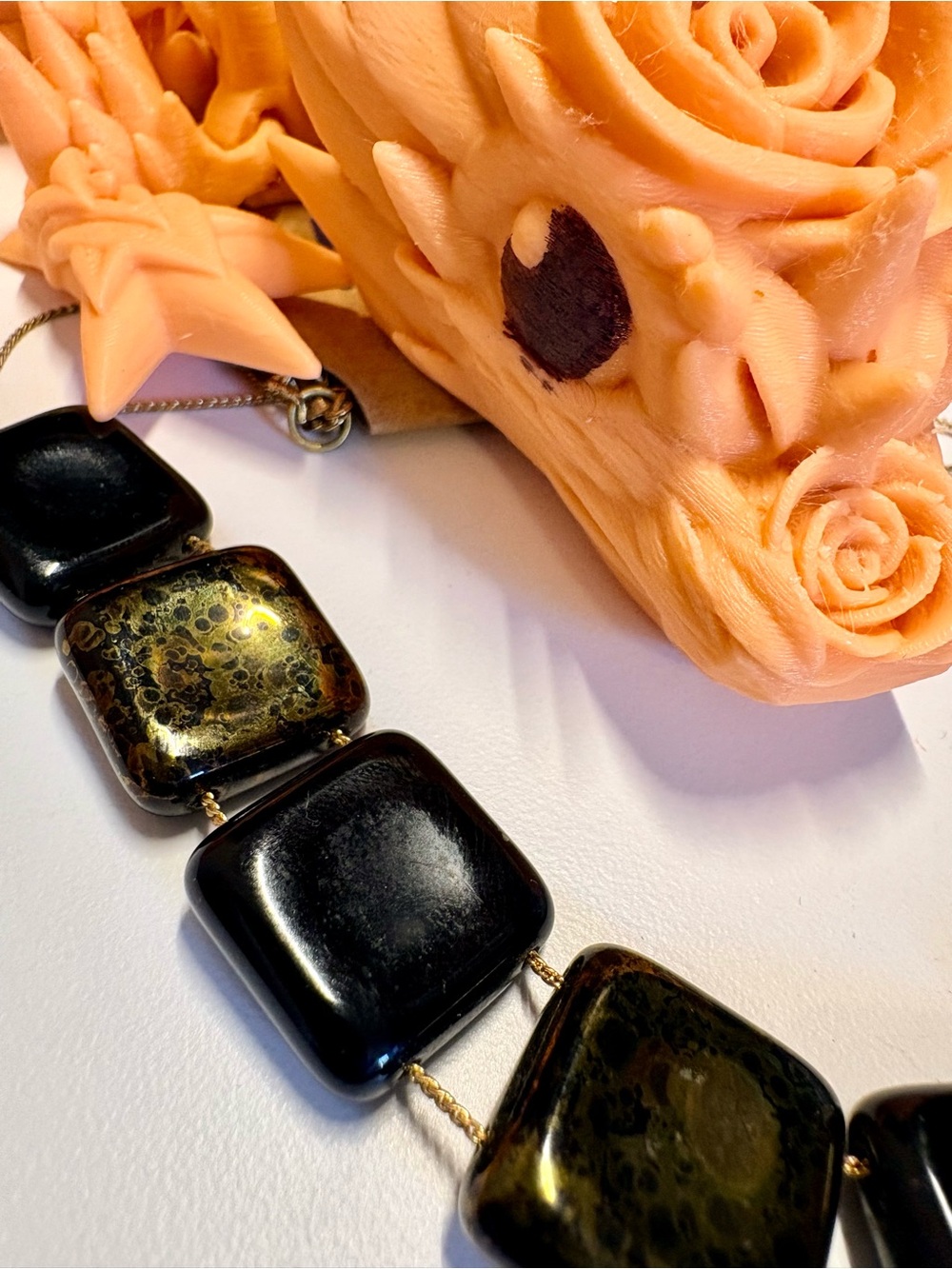 Vintage double chain black and gold glass necklace - Picture 4 of 5